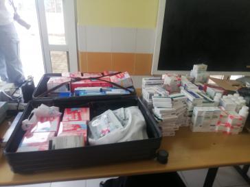 Die Brigadistas übergeben Medikamente an die Kinderklinik Rosa Luxemburgo Die Brigadistas übergeben Medikamente an die Kinderklinik Rosa Luxemburgo