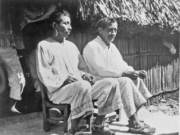 Evaristo Sulub (links), Urgroßvater von Ángel Sulub und Anführer der Schlacht von Dzulá im Jahr 1933