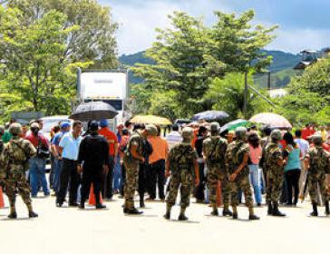 Grenzstadt Las Manos militarisiert Zelaya erreicht Grenze von Honduras