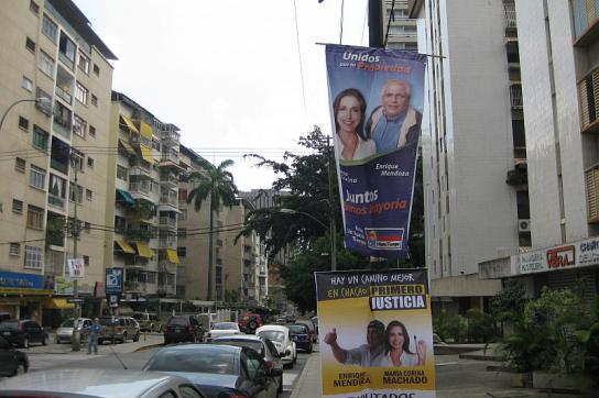 Wahlkampf in einer bescheideneren Seitenstraße in Altamira
