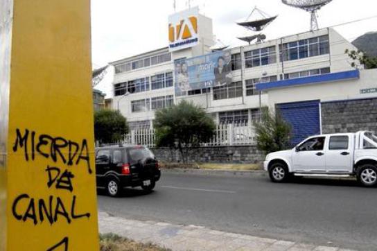 Graffito gegen den Privatsender Teleamazonas