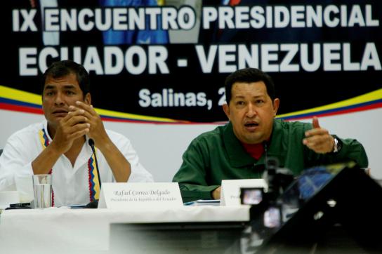Rafael Correa und Hugo Chávez beim bilateralen Gipfeltreffen in Ecuador