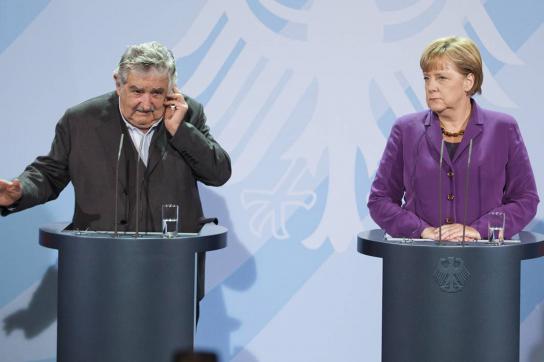 Mujica und Merkel bei Pressekonferenz