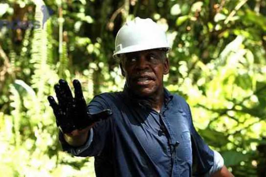 Der US-amerikanische Schauspieler Danny Glover besuchte die betroffene Amazonas-Region