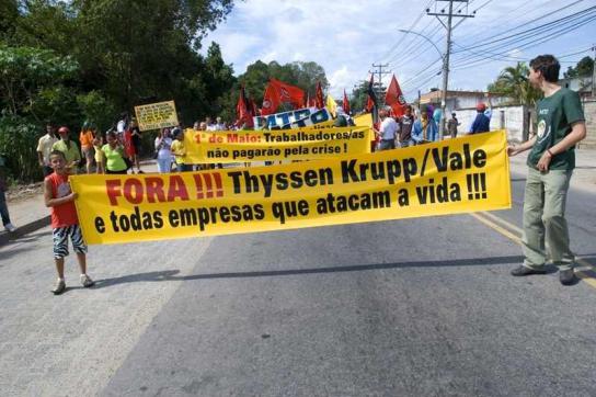 Protest gegen Thyssen-Stahlwerk am 1. Mai 2009
