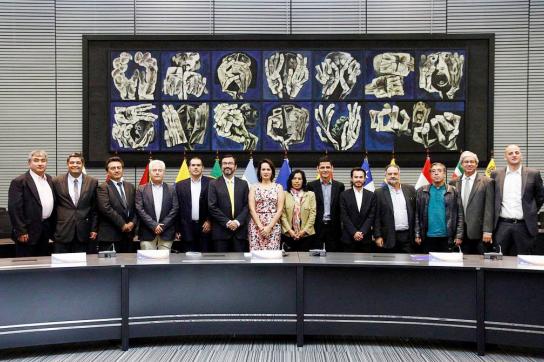 Vertreter der in der ULAN zusammengeschlossenen Nachrichtenagenturen bei der Jahrestagung in Quito