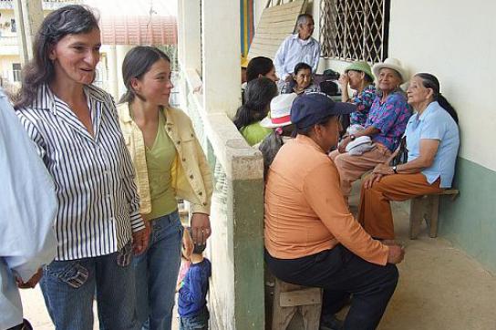 Der Gang zum Arzt – wie hier in Ecuador – findet in Lateinamerika häufig gar nicht statt: Die Leistungen sind zu teuer und die Menschen sind zu oft nicht versichert