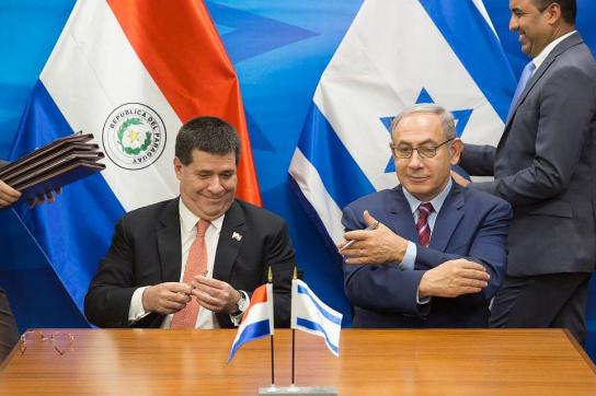 Der scheidende Präsident Paraguays, Horacio Cartes, und der israelische Präsident Benjamin Netanjahu