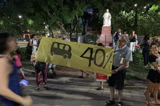 Nach der Ankündigung starker Preiserhöhung für Transport, Gas, Strom und Wasser für das kommende Jahr kam es in Argentinien zu spontanen Protesten