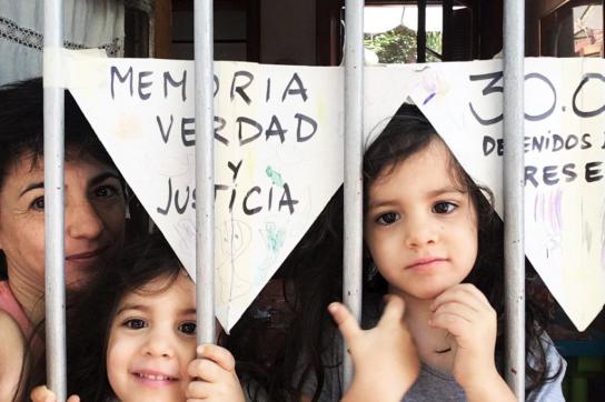 Gedenken an den Jahrestag des Putsches unter Quarantäne in Buenos Aires...