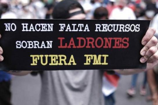 Protest gegen Deal mit dem IWF in Costa Rica: "Es fehlt nicht an Mitteln, sondern gibt es Diebe zuhauf. IWF raus"