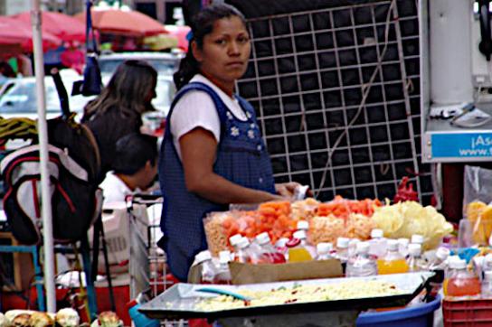 53 Prozent der Bevölkerung Lateinamerikas arbeiten im informellen Sektor und sind von Maßnahmen wie Ausgangssperren besonders hart getroffen