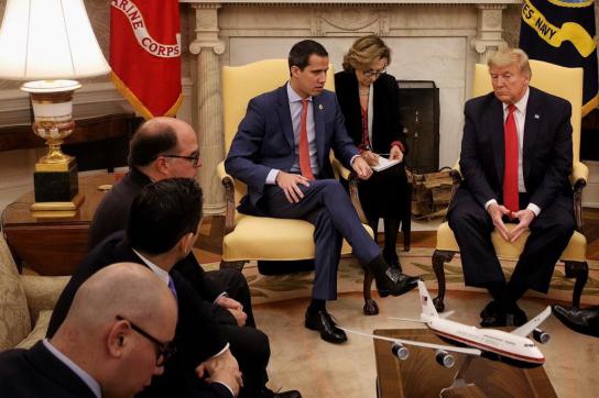 Juan Guaidó im Weißen Haus, eine prestigeträchtige Aufnahme vom Februar 2020