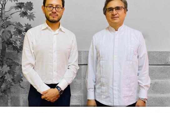 Josué Habacuc Villagómez (links) würdigte auch die wachsende Bildungszusammenarbeit zwischen Kuba und Ecuador
