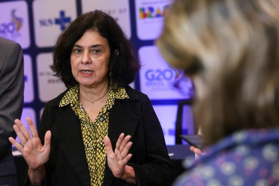 Gesundheitsministerin Trindade setzt sich für eine globale Zusammenarbeit ein