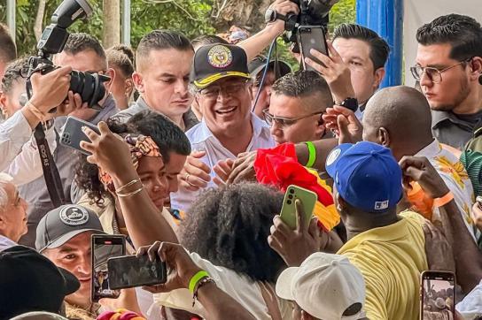 Petro in San Basilio de Palenque. Philosophin Luciana Cadahia: "Die lokalen Oligarchien geben ihren Putschgeist nicht auf und haben nun beschlossen, den Staatsrat als trojanisches Pferd zu benutzen"