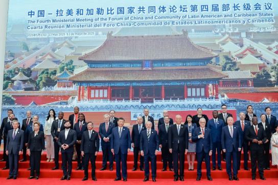 "Familienfoto" vom Ministertreffen des China-Celac-Forums in Beijing am 13. Mai 2025