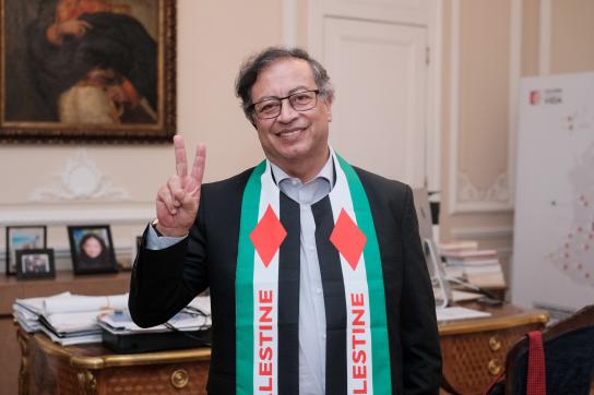 Präsident Gustavo Petro: "Die europäische Bevölkerung muss sich erheben, beginnend mit der deutschen Bevölkerung, die, gelähmt durch das Auschwitz-Syndrom, letztlich ein neues Nazismus in anderen Ländern unterstützt"