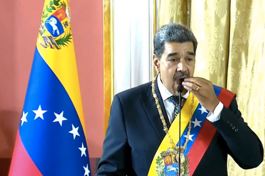 Das "immense und völlig ungerechtfertigte Leid" der Venezolaner:innen durch die US-Sanktionen ist laut Hetland "kein Freifahrtschein für Maduros autoritäres Regierungsverhalten"