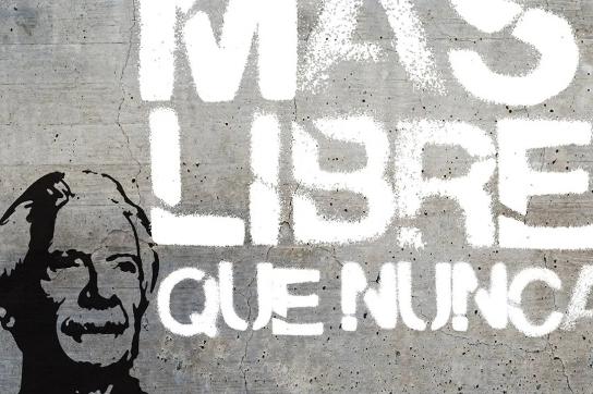 Plakat fordert die Freilassung von Rubén Zamora. Der Journalist ist eines der Opfer juristischer Verfolgung in Guatemala