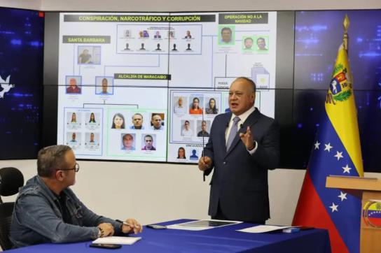 Cabello bei der Pressekonferenz