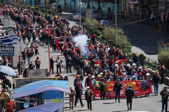 Die Auseinandersetzung mit den Gewerkschaften prägte das erste halbe Jahr von Paz Regierung (hier eine Demonstration der COB im März)