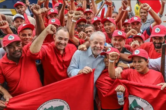 Lula beim 14. Nationalen Treffen der Landlosenbewegung MST